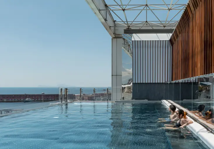 INFINITY POOL (1)