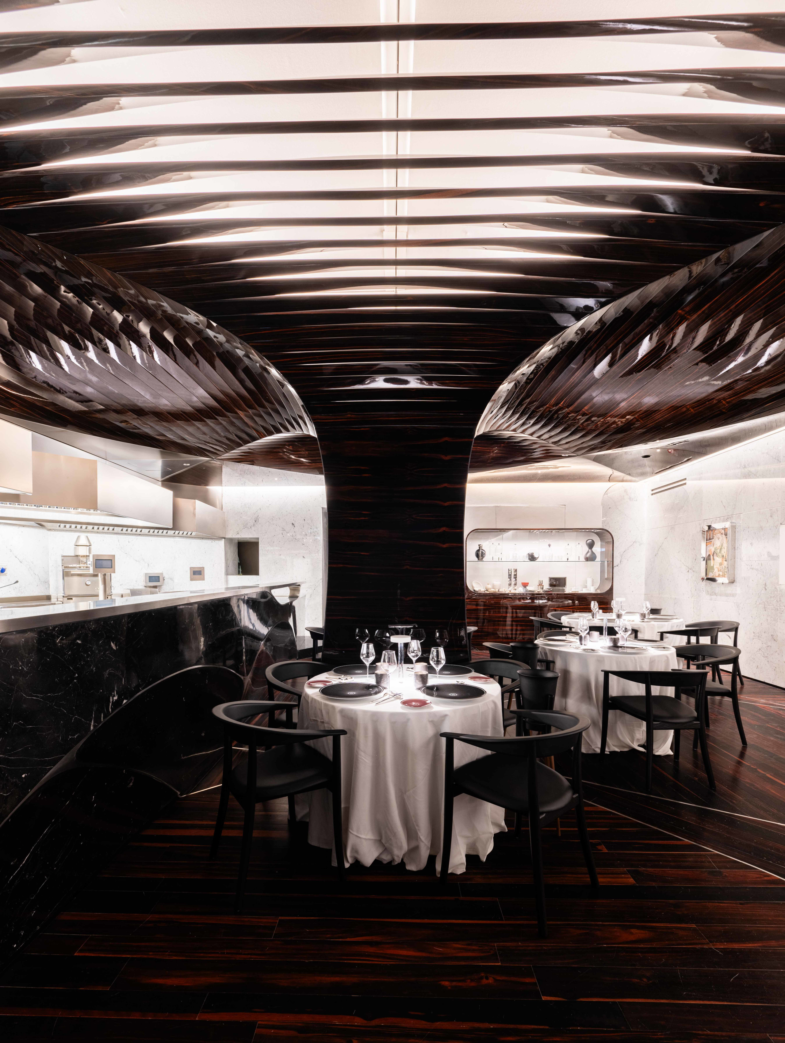 ROMEO Roma | 5 star hotel in Rome City Centre, Italy