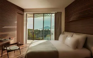 Deluxe Suite Sea View (2)