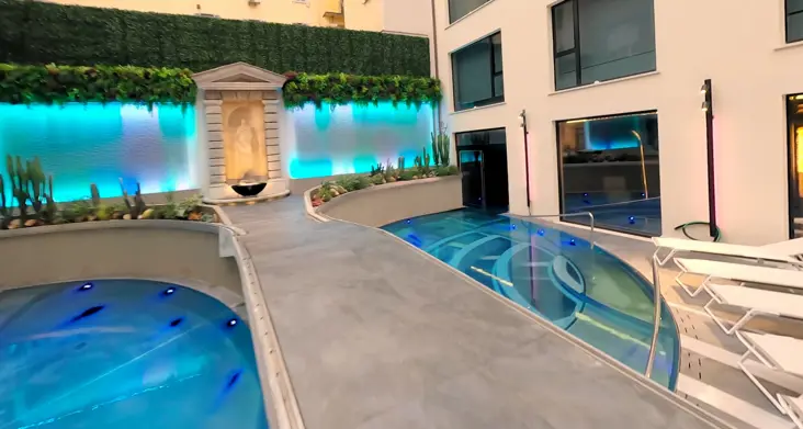 HOTEL ROMEO Roma Piscina Scorcio