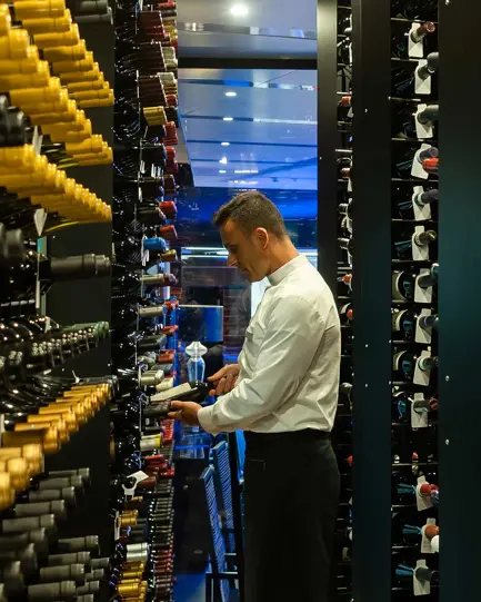 Wine Cellar Vinoteca ROMEO Hotel Naples Italy 00001