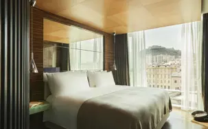 Deluxe Suite Castle View_1